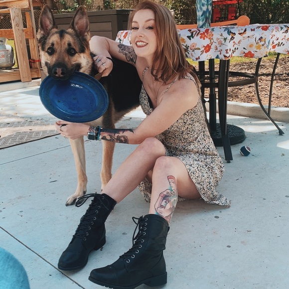 Meet Your Posher โค๏ธ๏ธ - Picture 3 of 6